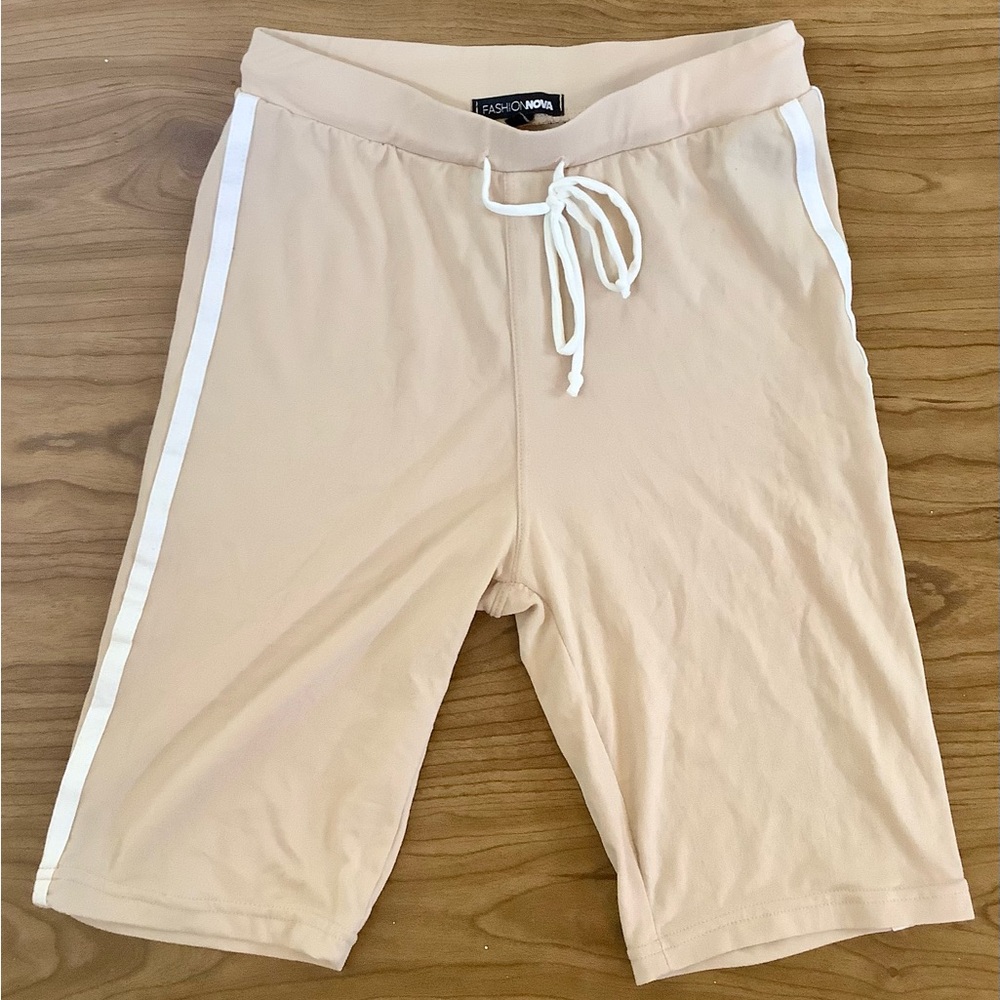 GIRL’S STRETCH SHORTS SIZE S